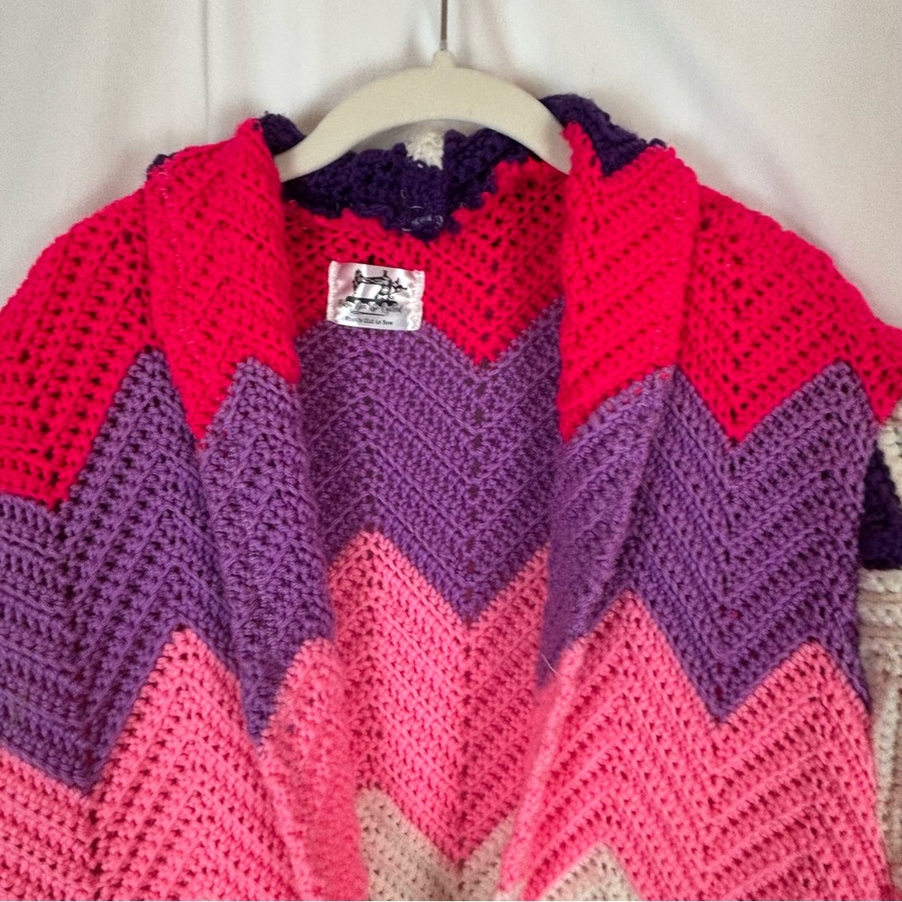 Handmade Purples, Red, Pink, White Chevron Knit Women's Cadigan - Picture 8 of 15